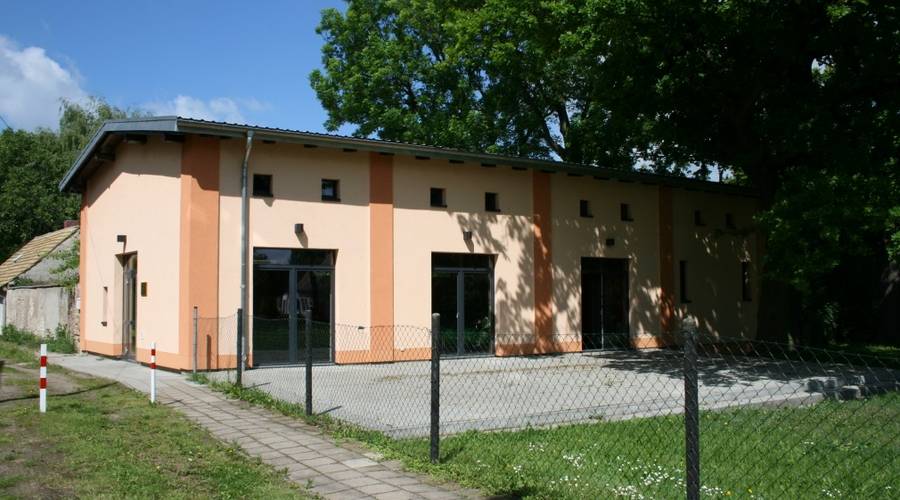 Kleinwuelknitz-Dorfgemeinschaftshaus-2010.jpg