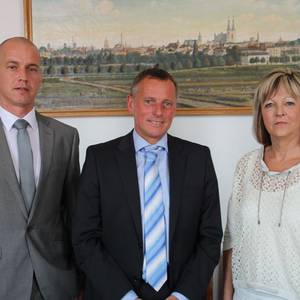 Ab 1. November 2014 neuer Geschäftsführer der WGK: David Rieck (l.) gemeinsam mit Oberbürgermeister Kurt-Jürgen Zander und WGK-Geschäftsführerin Monika Heiduczek.