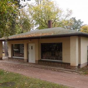 Blumenpavillion Friedhof.JPG